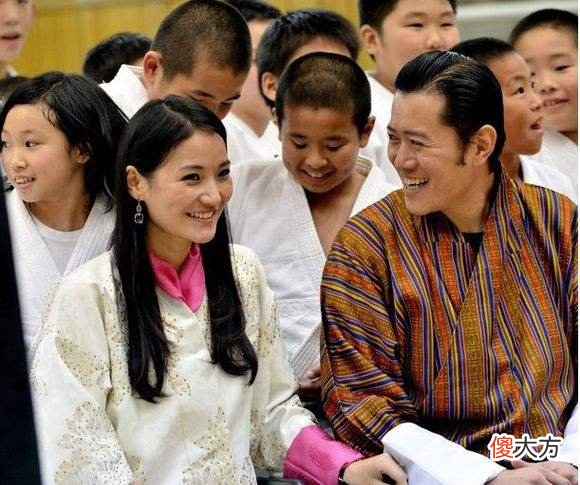 【爱历史】不丹王后佩玛嫁给吉格梅9年，连生两子，不只是“情投意合”这么简单