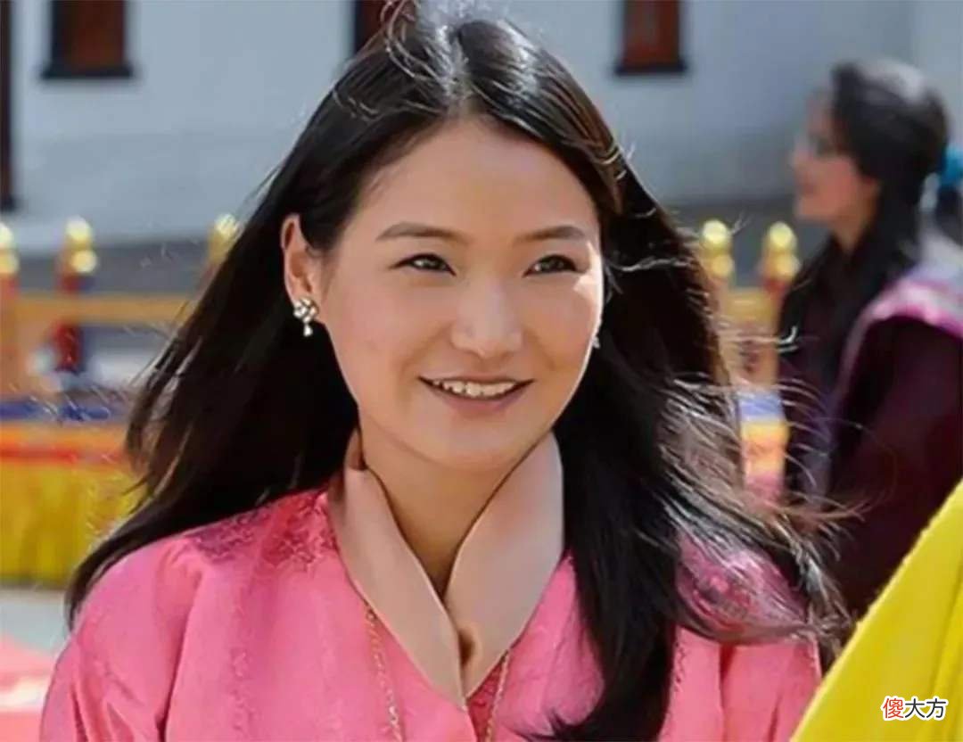 【爱历史】不丹王后佩玛嫁给吉格梅9年，连生两子，不只是“情投意合”这么简单