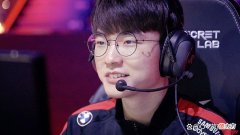 【游戏世界】没faker的命却坚持嘴硬，输比赛后T1下路服软：以后会专注第二名