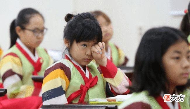 “不好好读书只能捡垃圾”男孩真去捡垃圾 未尝不是有效教育方法