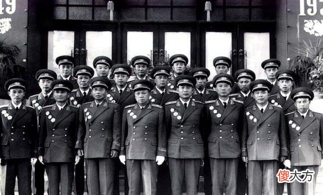 【爱历史】1955年，哪两位上将授衔时，人却身在国外
