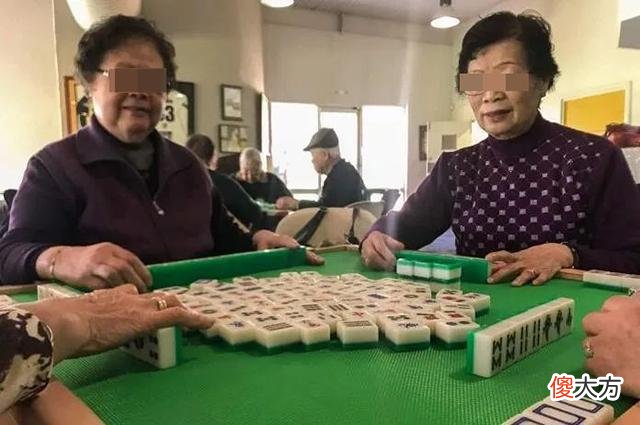 老人“假带娃”流行，表面上尽职尽责，背后真实做法让宝妈心寒