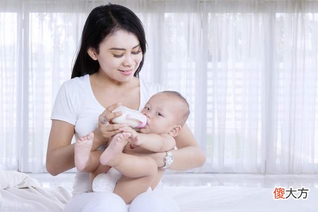 宝妈深夜还在哄娃，宝宝很困可就不肯睡，这些原因你可能不知道