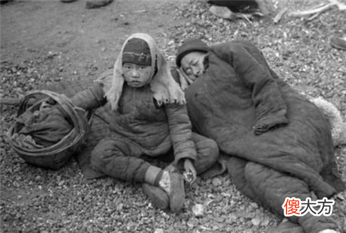 【历史故事】1942年河南饥荒有多惨？150万人饿死，美国记者目睹后几天吃不下饭