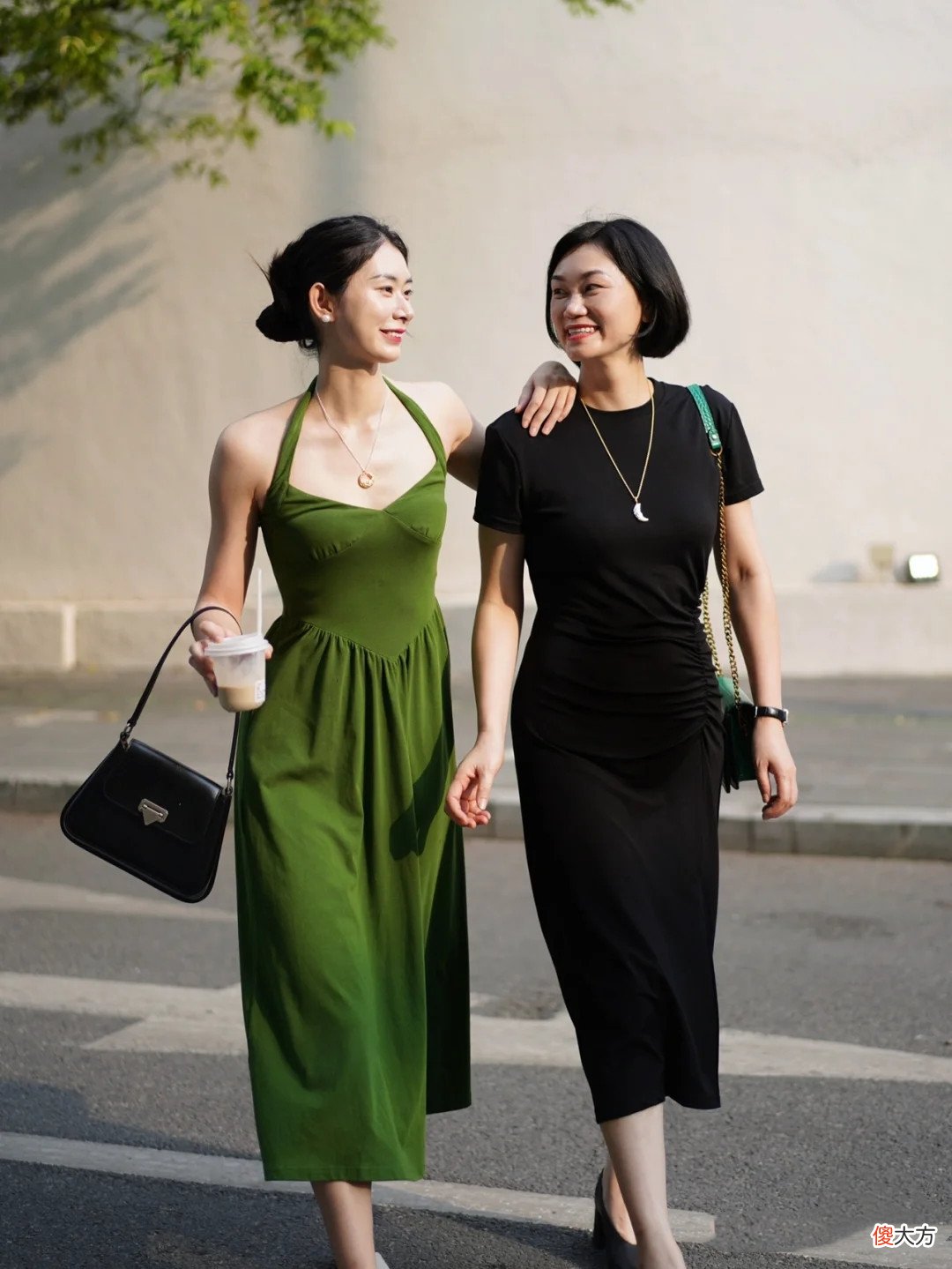 【就爱时尚】佩服现在50、60岁的阿姨们，会保养、懂打扮，硬是和女儿穿成姐妹