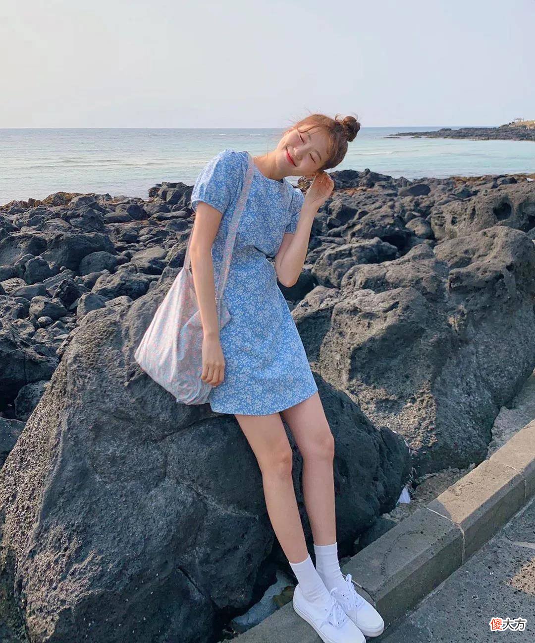 【时尚一点】“碎花裙+运动鞋”多彩魅力，看看它是如何吸引到女明星们的青睐