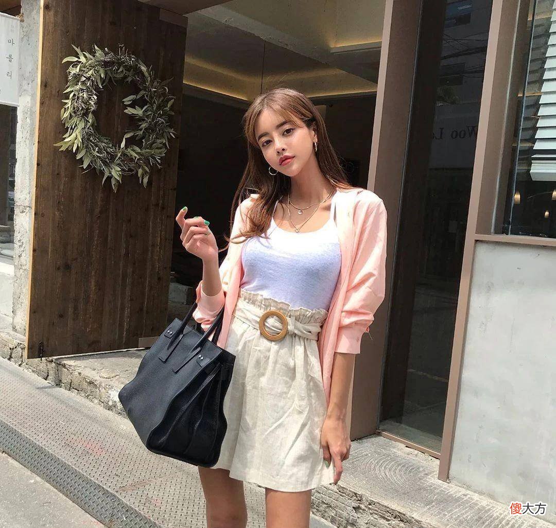 【就爱时尚】四五十岁的女人，如何穿搭才能显得高级又时尚？