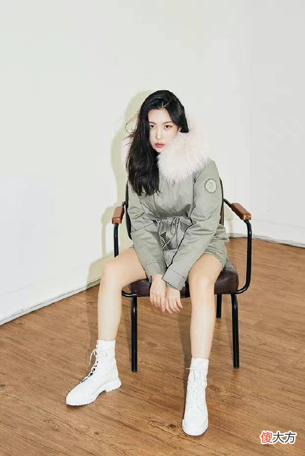 【就爱时尚】“派克服”比羽绒服更时髦，春季穿派克服的搭配方式