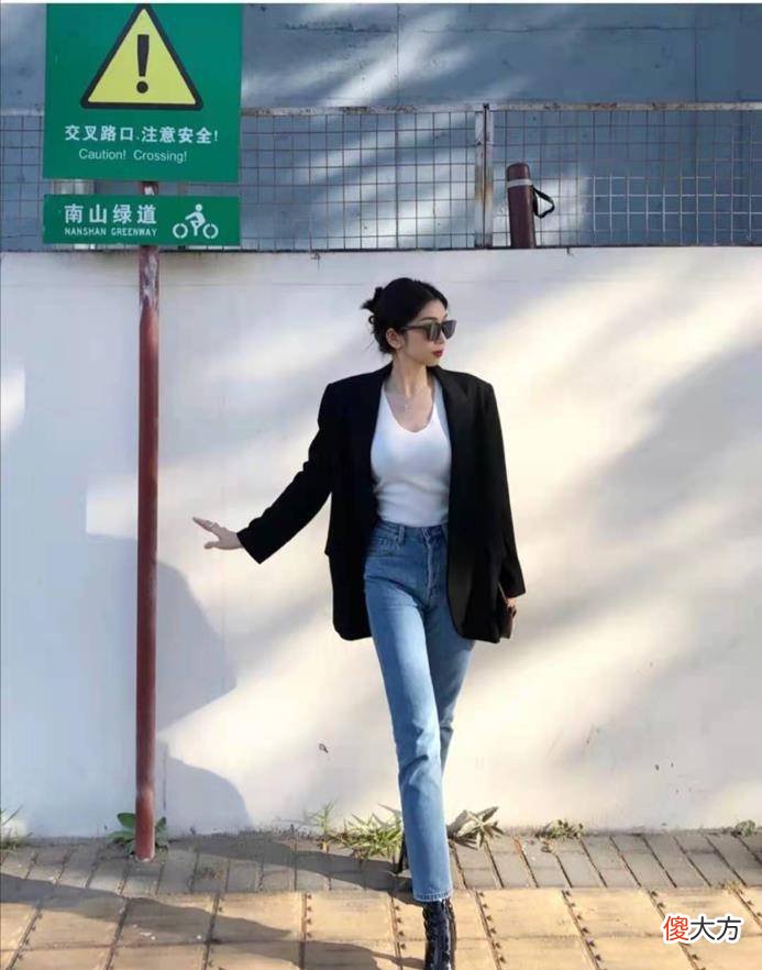 【就爱时尚】西装外套+牛仔裤怎么搭配才能显瘦
