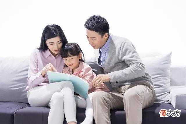 成绩优秀的孩子，父母在班里也会格外受人尊敬，你信不信？