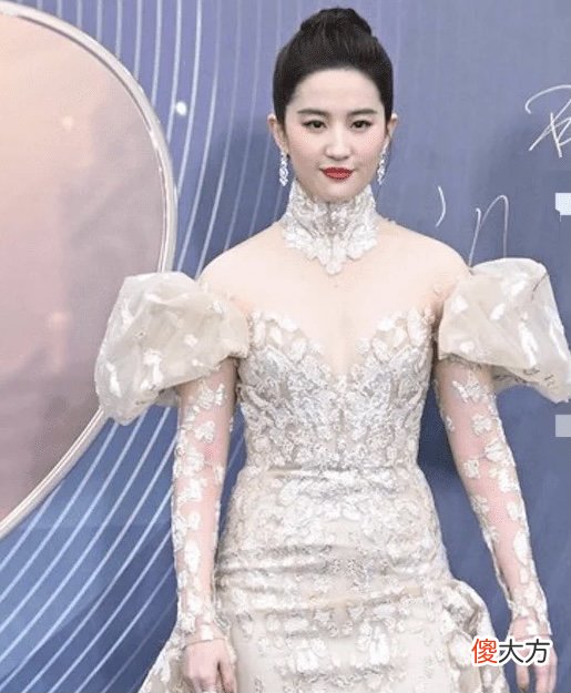 【就爱时尚】微博电影之夜红毯：有人美翻天，有人就是灾难现场，差距有点大