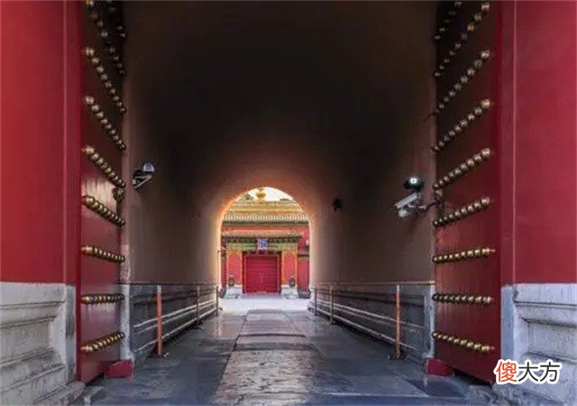 【爱历史】清朝最不得人心的皇帝，在皇宫遭厨师刺杀，百名侍卫围观却不救驾