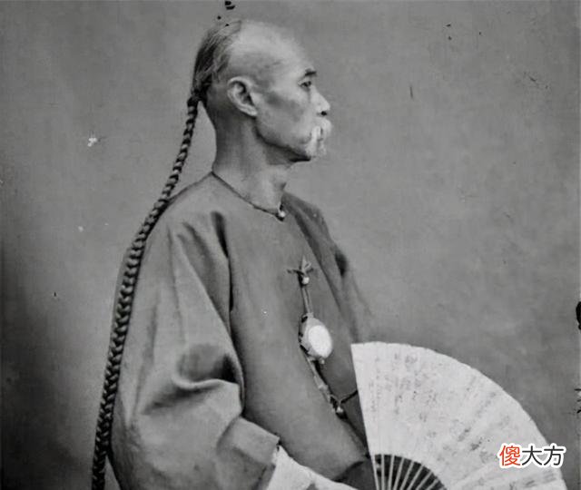 【爱历史】清朝的发型真的是阴阳头？别被电视骗了，他们的真实发型是这样的