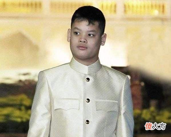 【历史故事】15岁提帮功涉世太浅，在尊贵的僧王面前抠脚丫，惹怒泰王还不自知