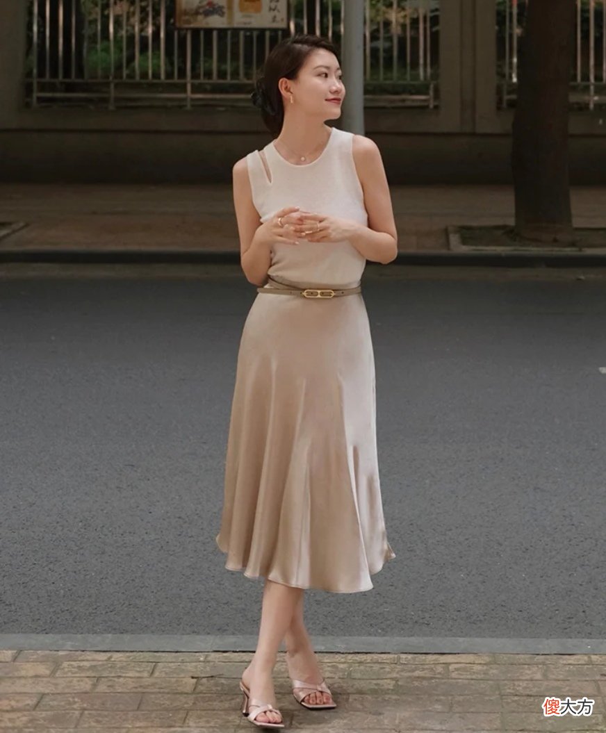 【时尚一点】真正有品位的女人，更侧重下装的选择！今年流行这4件，百搭减龄