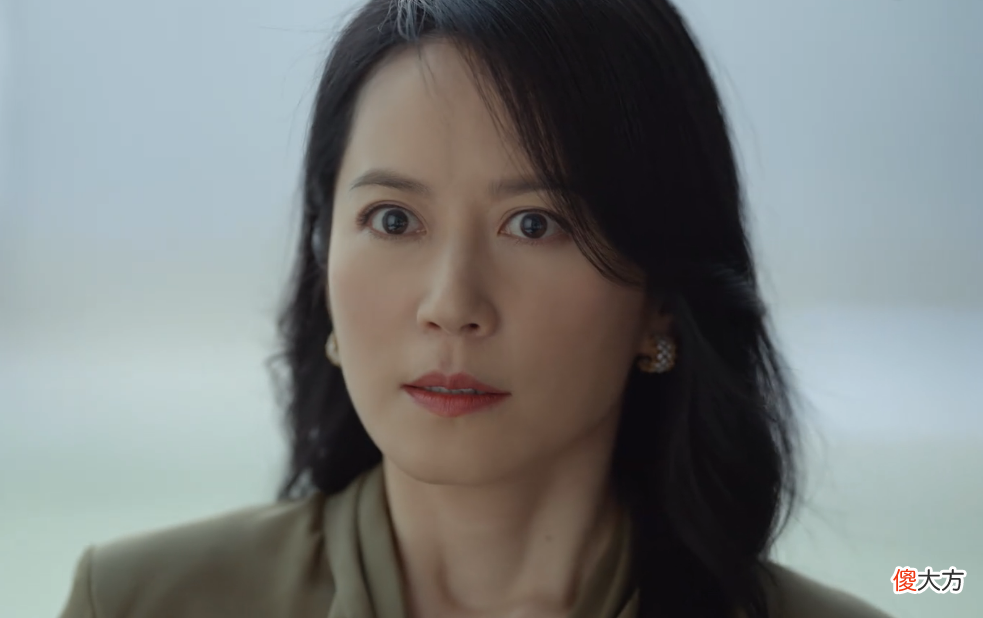 【时尚一点】玫瑰之战：深扒令仪年薪上千万，12套珠宝总值200万，全剧首富担当