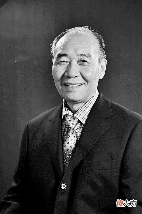 【爱历史】罗隆基：婚内招蜂引蝶，交往无数女友，晚年落魄写下《无家可归》