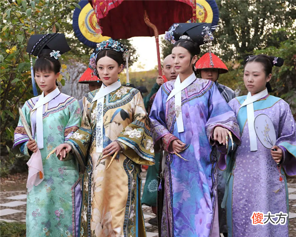 【爱历史】清朝妃子为何喜欢套?长甲?套？除了美观之外，更多的是为了方便皇帝