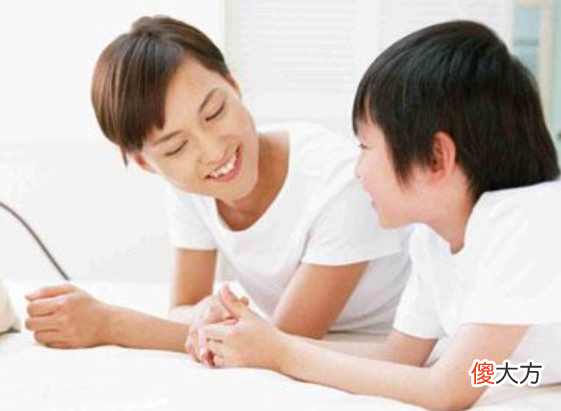和女儿洗澡时被问：妈妈你怎么还有“小翅膀”？妈妈的回答很巧妙