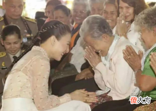 【历史故事】诗丽吉憋大招:不忍苏提达养废孙儿提帮功,释放在尼姑庵的西拉米