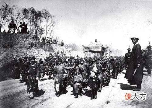 【爱历史】皇帝离世后,人们对他做了些什么?看完后背发凉