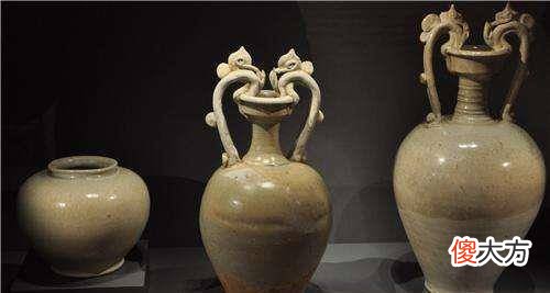 【爱历史】考古队挖出宋朝古墓，专家：这是东汉时期的龙泉瓷器