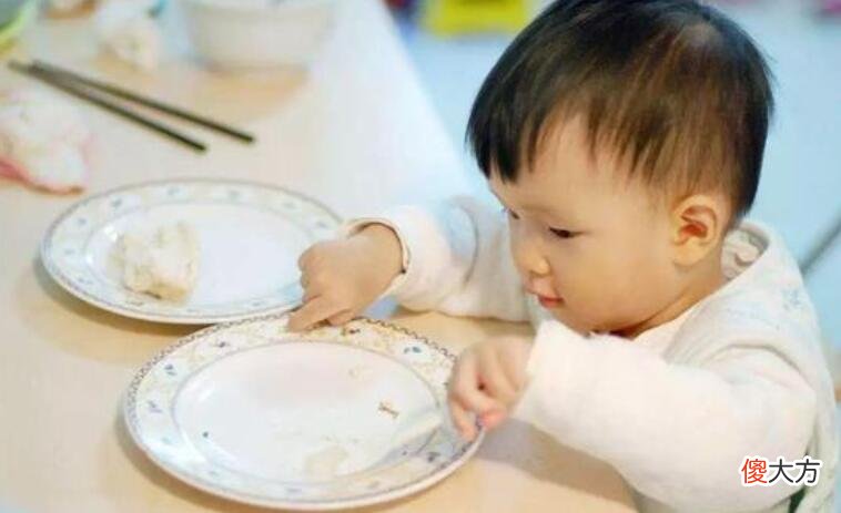 6-12个月宝宝辅食性状演变过程,不同月龄吃法不同,父母可收藏