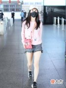 【时尚一点】卡其色长袖t恤衫搭配到底有哪些注意的地方