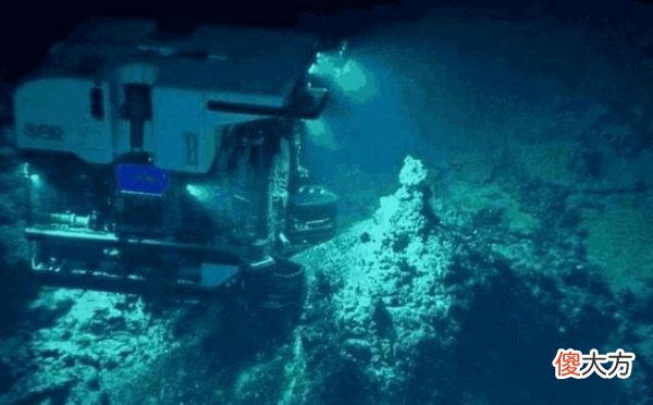 海底一万多米深处有摩擦声，马里亚纳海沟板块活跃，日本感到不安