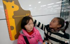 孩子腿部有这两个特征，将来可能是个“大高个”，看看你家中了没
