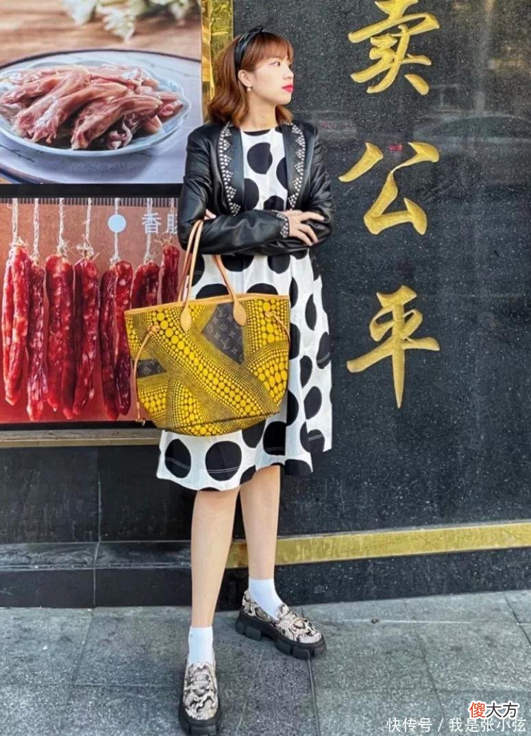 【就爱时尚】女人穿裙的时候，少配这3双“假时髦”的鞋子，会拉低气质还显矮