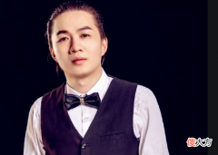 【游戏世界】吕德华超鬼后假冒赖神？却被队友一眼看穿：你赶紧把直播关了吧