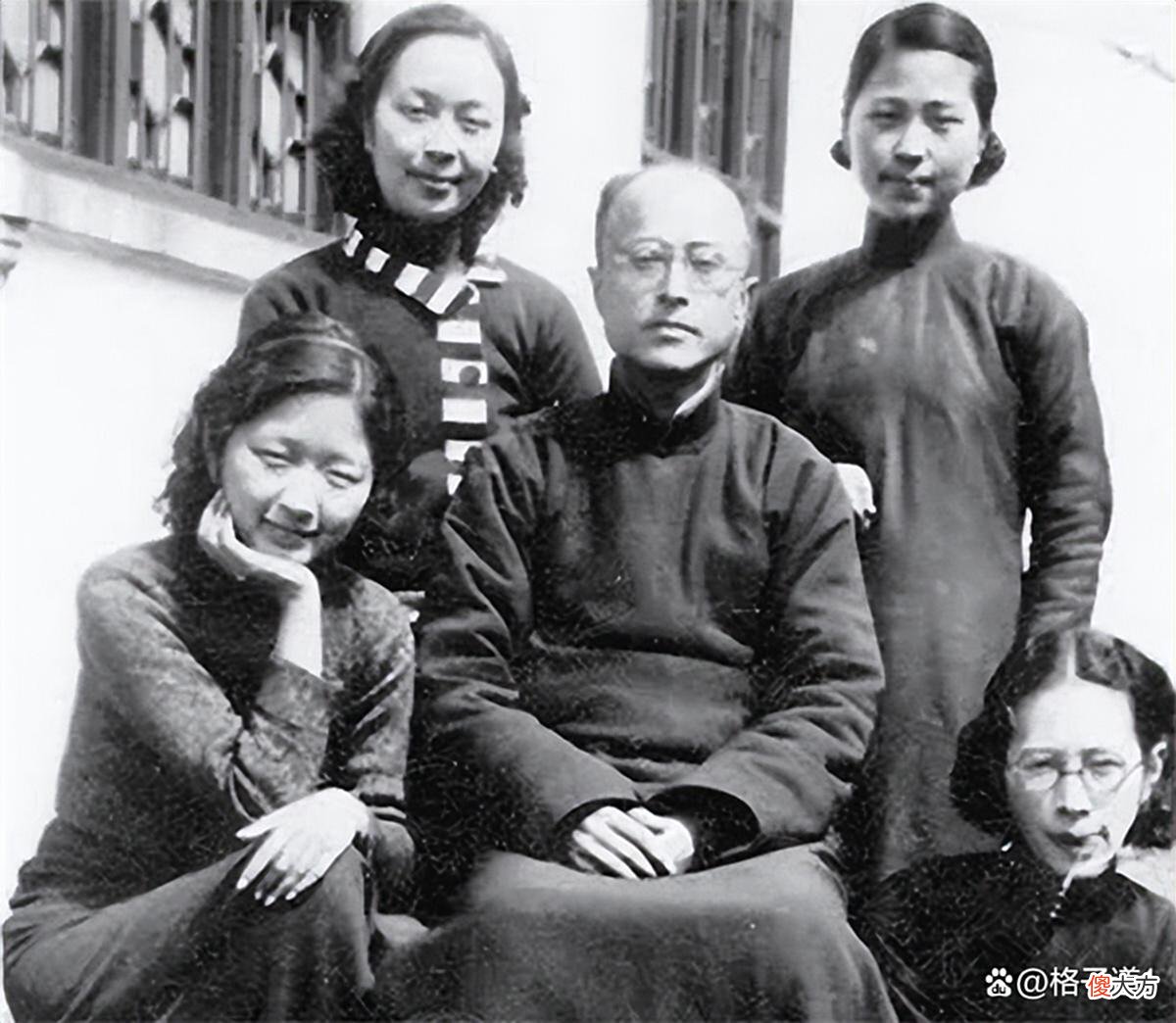 【爱历史】民国千金陆英,出嫁时十里红妆,路边老太太却说:太美了,留不住