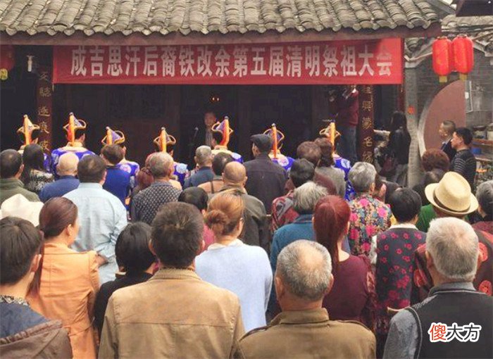 【历史故事】成吉思汗后裔，改名换姓各自逃命，600年后，靠一首诗相聚四川