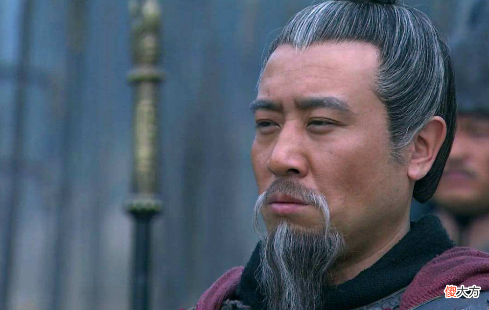 【历史故事】刘备临终前，为啥将兵权交给了此人，而没有给诸葛亮？