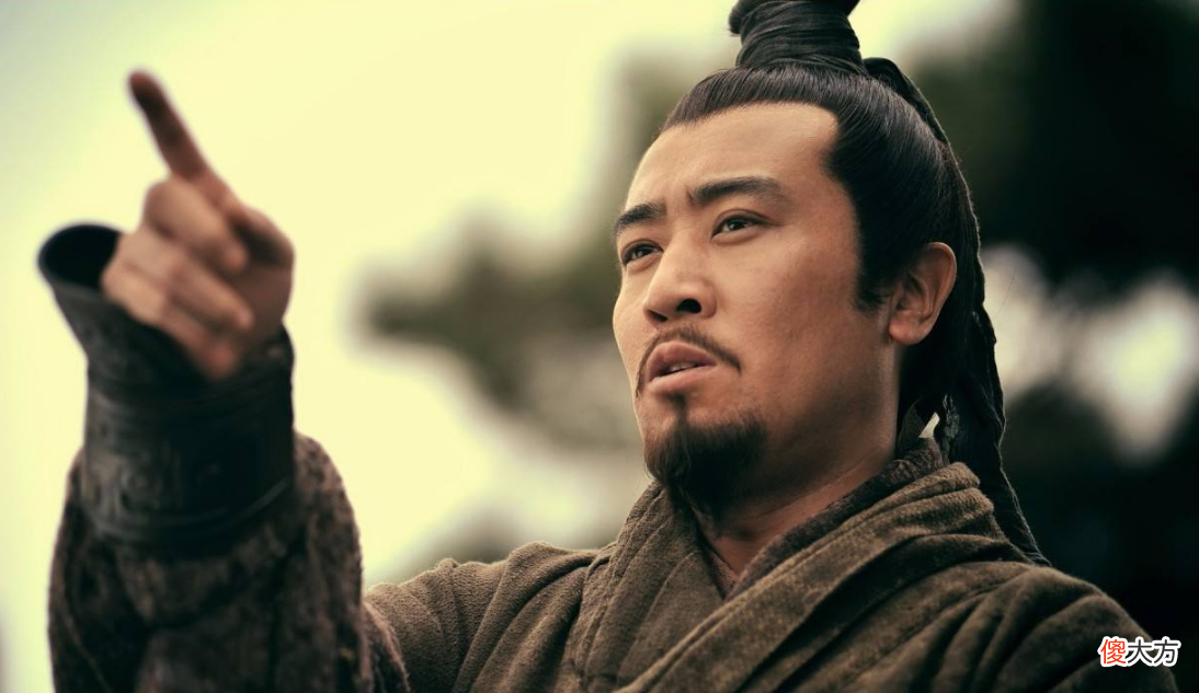 【历史故事】刘备临终前，为啥将兵权交给了此人，而没有给诸葛亮？