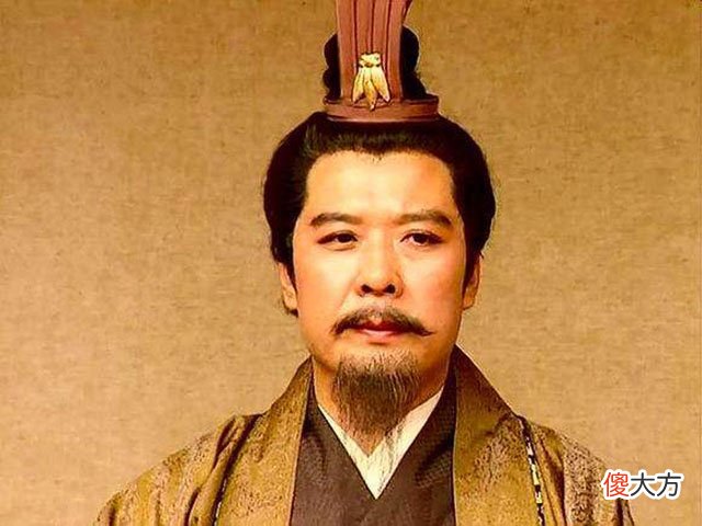 【历史故事】刘备得到诸葛亮之前，为何连出昏招？那是你不知道他有多难