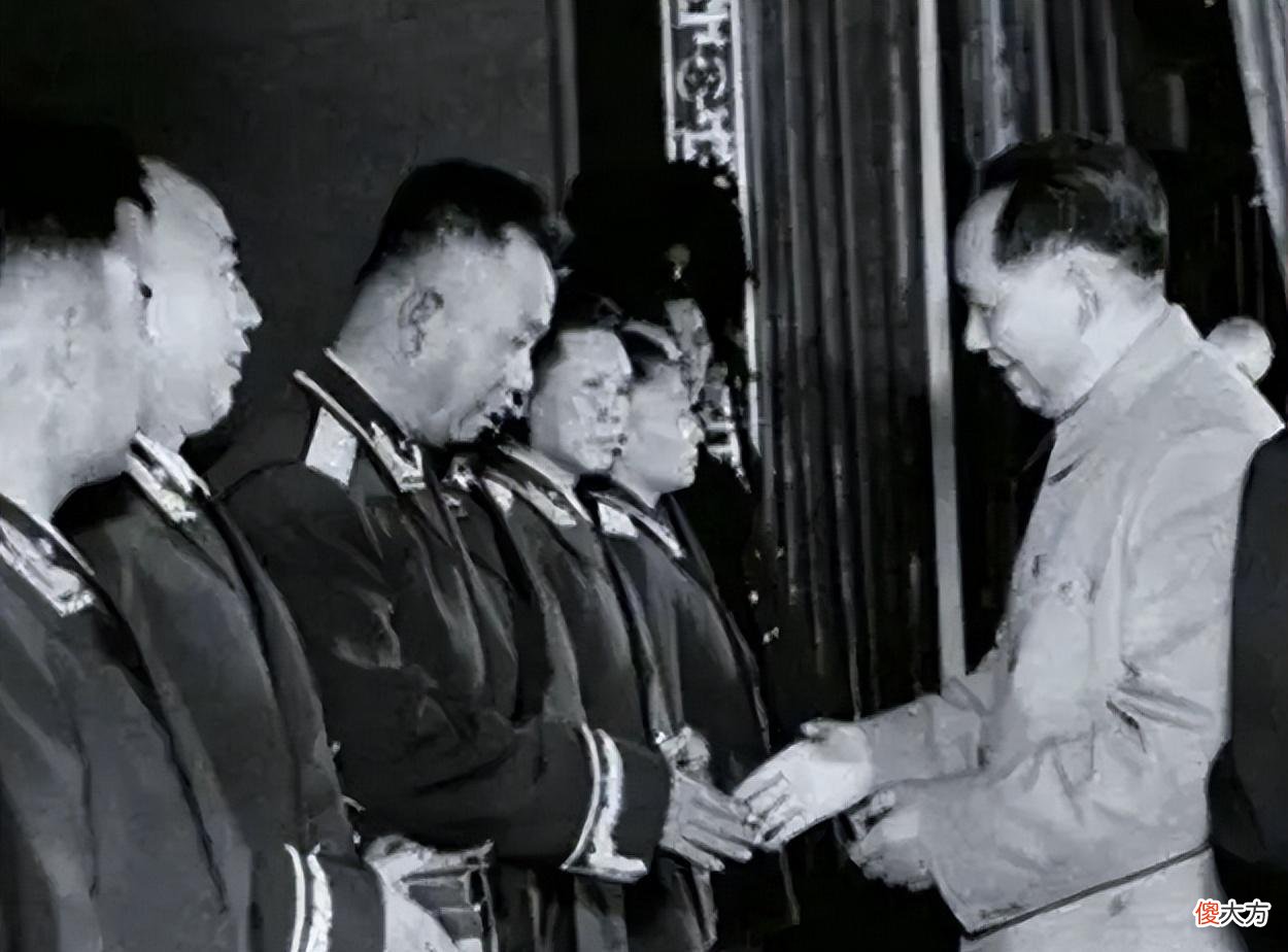 【爱历史】他有两名警卫员是上将，一名部下后成国家主席，被称为首长的首长