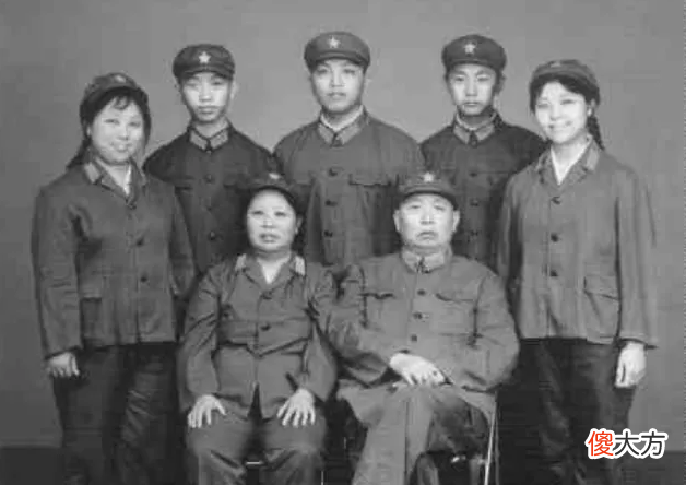 【爱历史】他有两名警卫员是上将，一名部下后成国家主席，被称为首长的首长