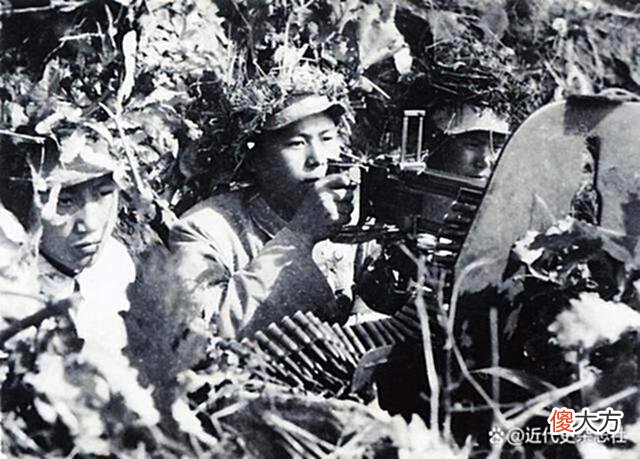 【爱历史】志愿军连长发现山坡上滚下来一个人，仔细一看大惊：你这是干什么
