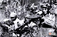 【爱历史】志愿军连长发现山坡上滚下来一个人，仔细一看大惊：你这是干什么