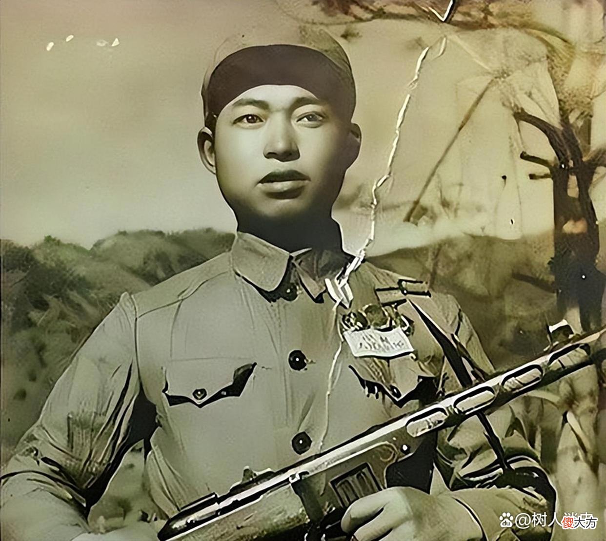 【爱历史】师长外出视察，发现一名“流浪汉”，是自己牺牲了十几年的战友