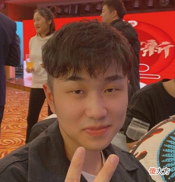 【游戏迷】醉翁之意不在酒，ES花八百万买下子阳是有缘由的，官方公布赛中转会期安排，清融要来了