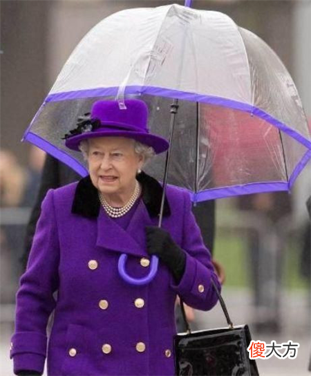 英国女王4大“奇葩”习惯：第3项让很多人摸不着头脑！