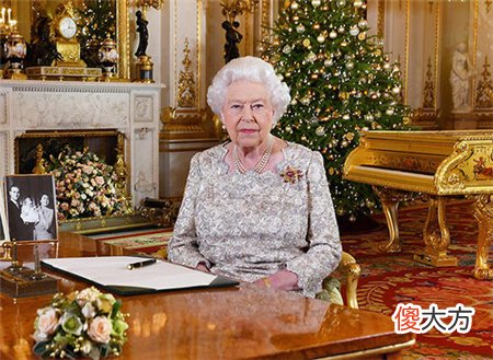 英国女王4大“奇葩”习惯：第3项让很多人摸不着头脑！
