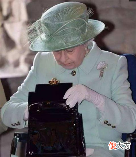 英国女王4大“奇葩”习惯：第3项让很多人摸不着头脑！