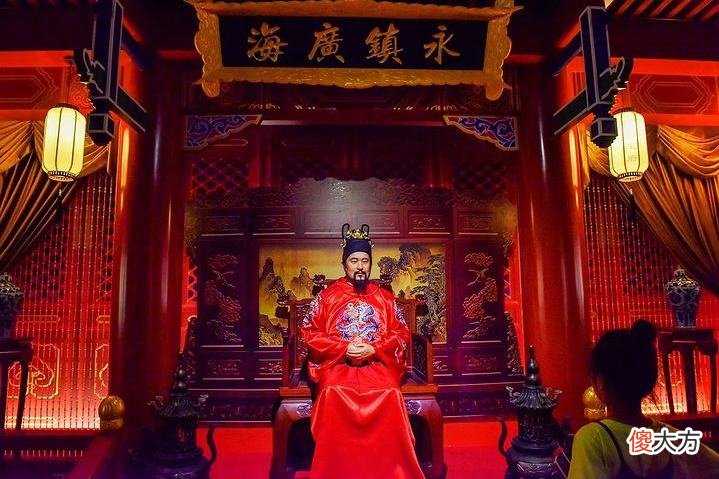 【历史故事】屠户救书生一命反被诬陷，县太爷写下14字判词，至今仍被传颂