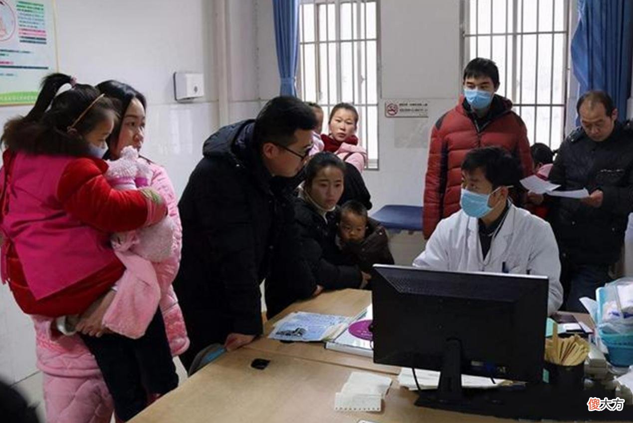 儿子高烧医院排队800多号,儿科为何留不住医生?归根结底是现实