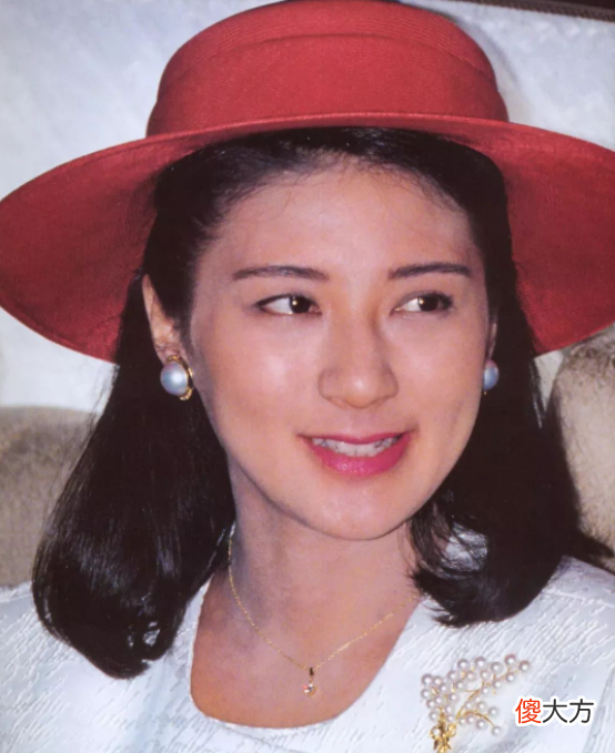 【历史故事】日本良子皇后的基因真强大，遗传小眼睛给重孙女，连雅子都没办法