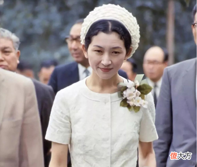 【历史故事】日本良子皇后的基因真强大，遗传小眼睛给重孙女，连雅子都没办法